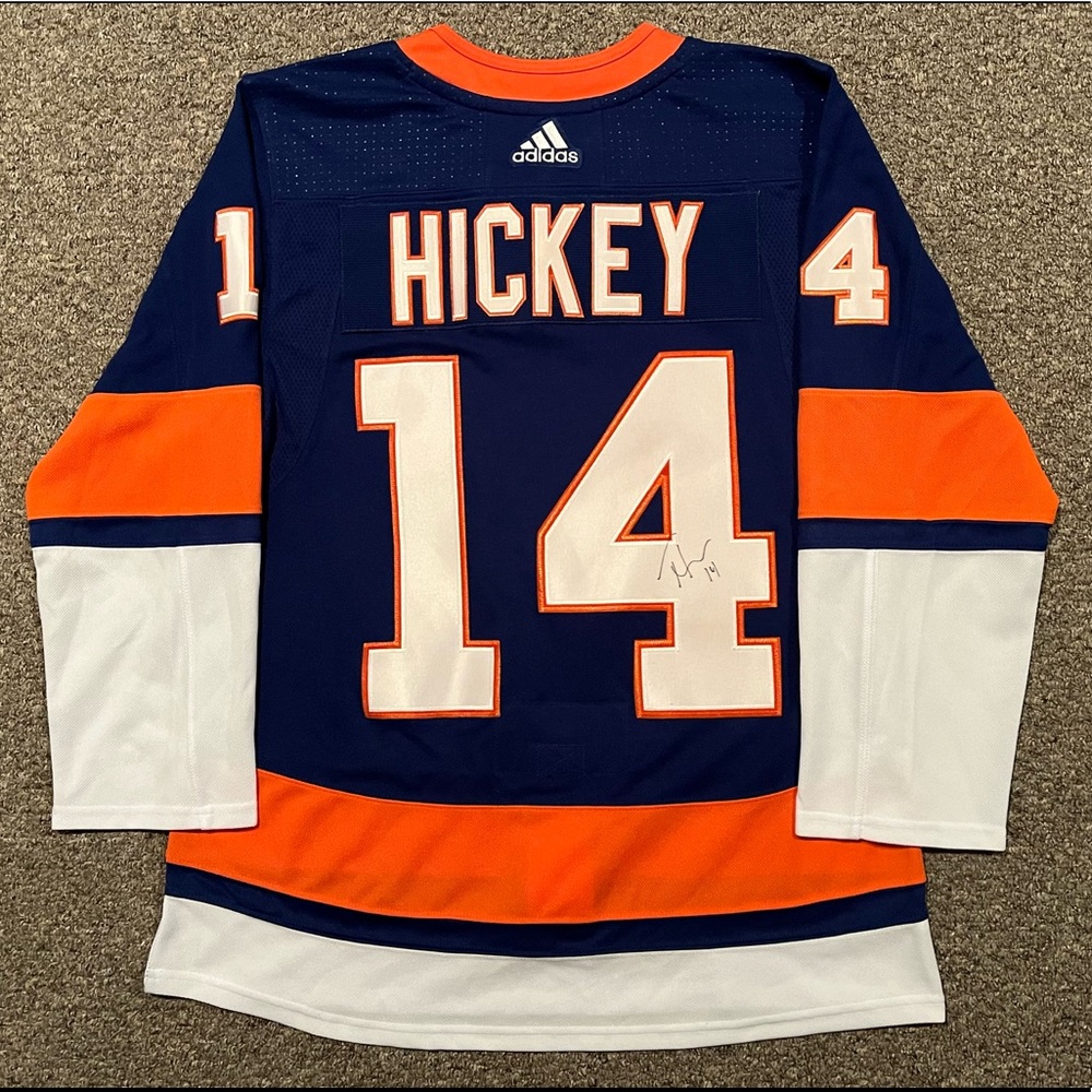 Thomas Hickey - New York Islanders - 2017-18 Signed Adidas Home Jersey sz 46 (S)